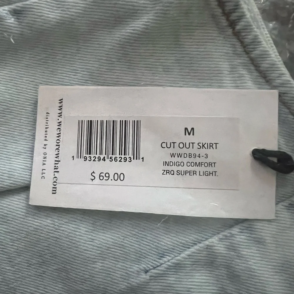🐞NWT WeWoreWhat Denim Cut Out Skirt - Medium - Picture 5 of 6